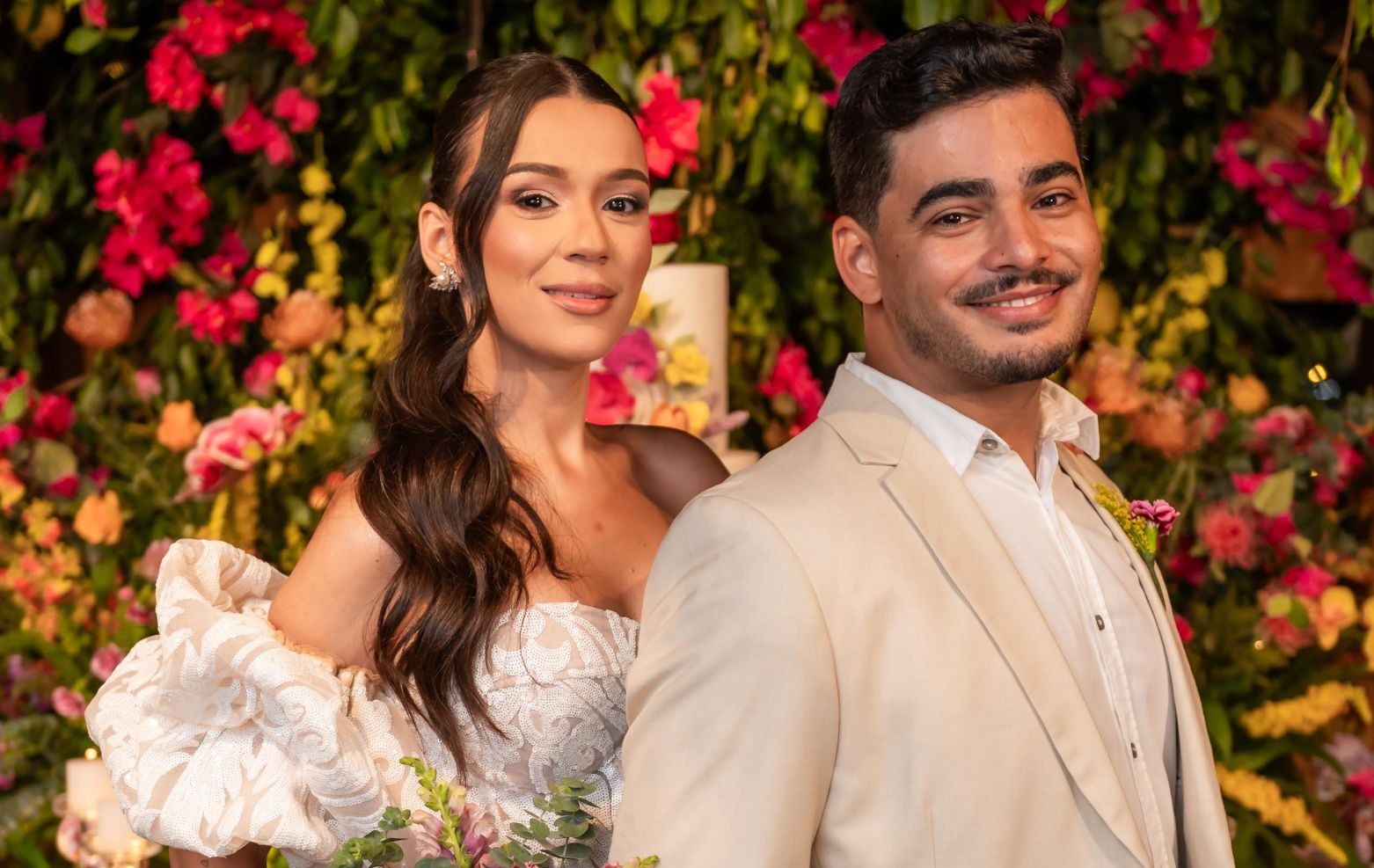Izabelle Brandão e Guilherme Ribeiro se casam no civil em cerimônia íntima!