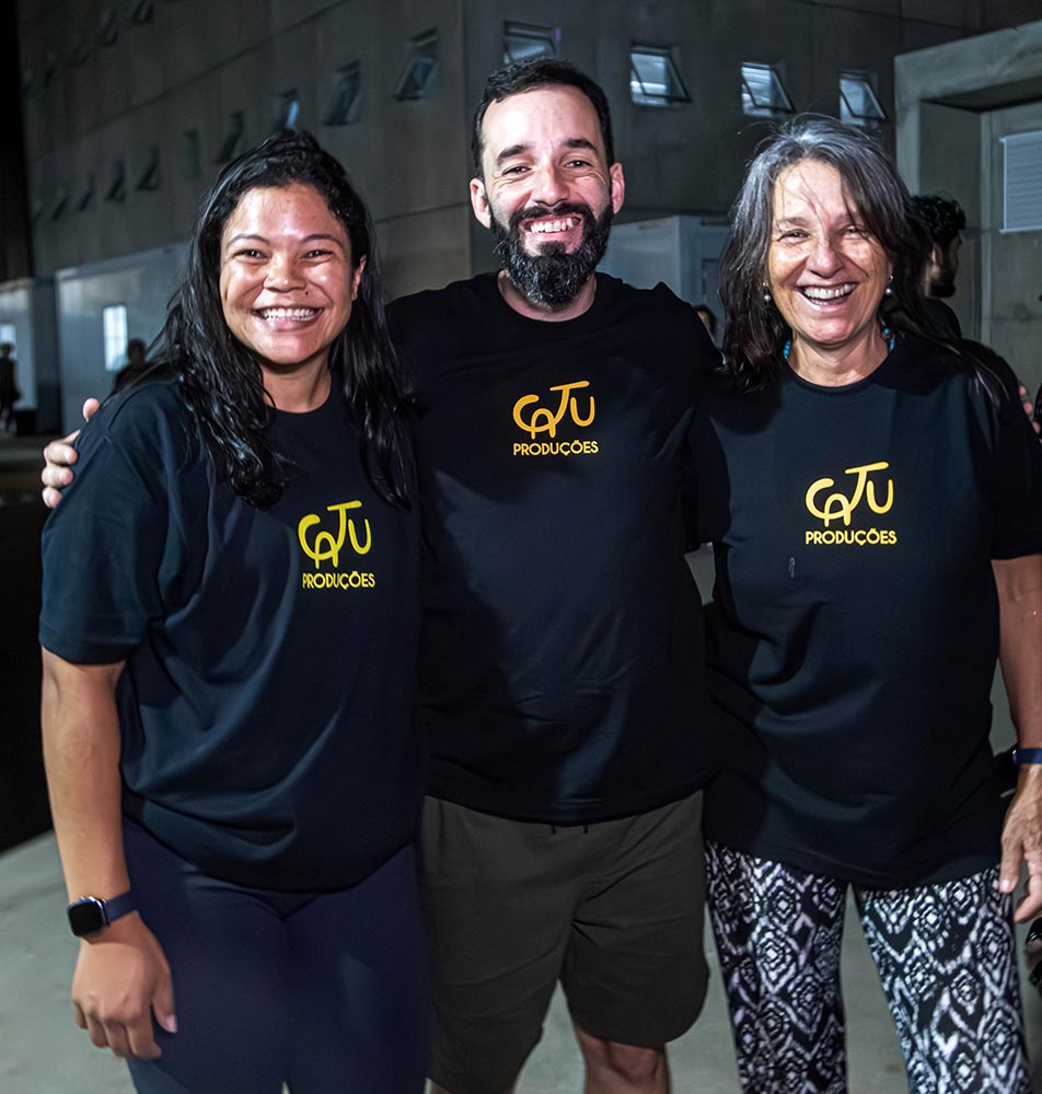 Cássia Souza, Vinicius Caju e Tania Caju, diretores do Festival Batidas do Mundo, com Cássia Souza.