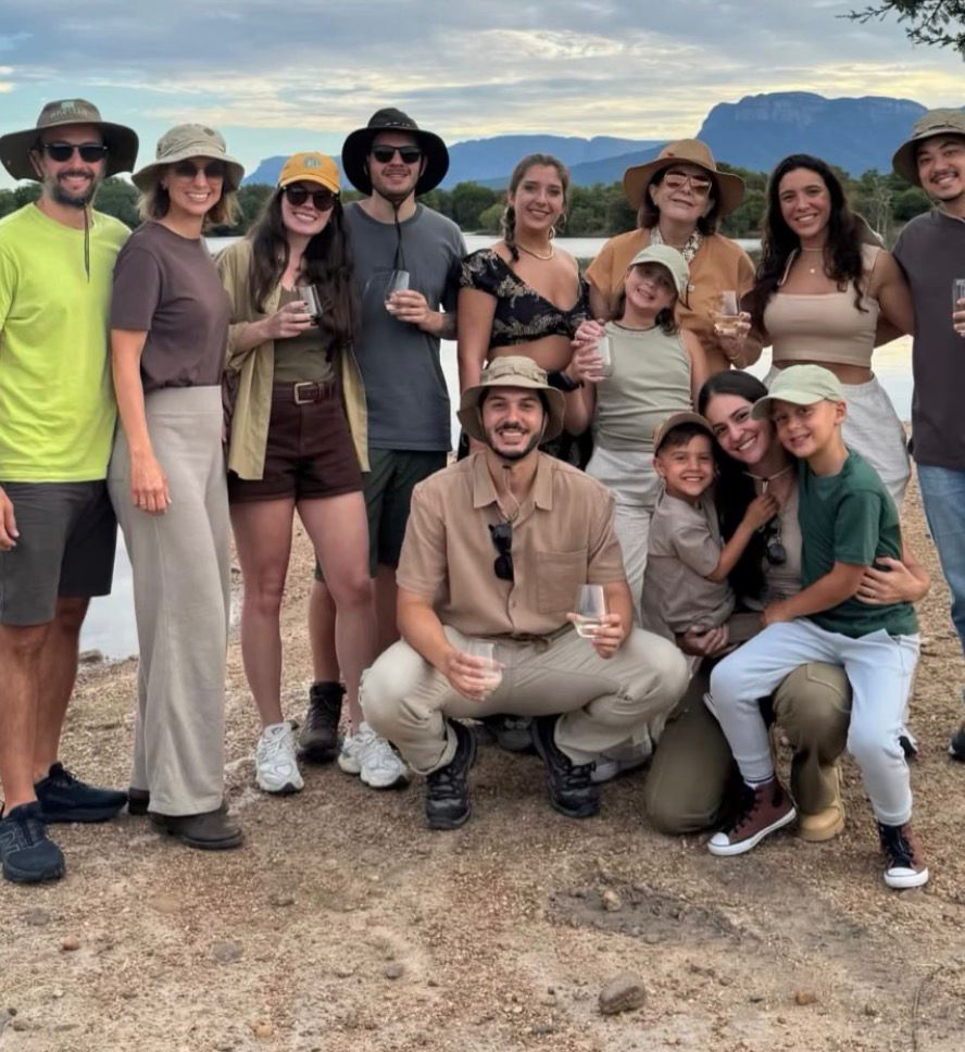 Tia Penha na África do Sul com filhas, genros e netos