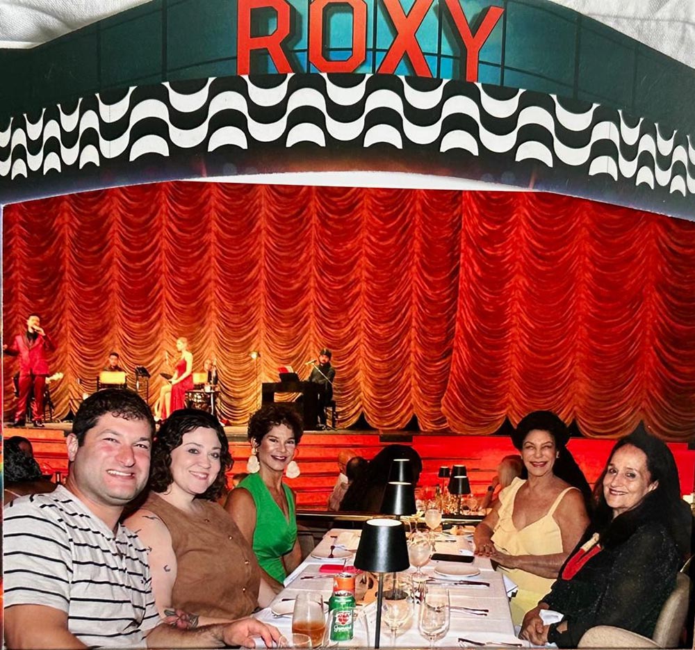 No belíssimos show  e fino jantar , do Roxy Rio ! Gibran e Luana Bumachar , filho e nora de Brunella, e com a Chef de Cozinha, grande amiga, Emília Stern