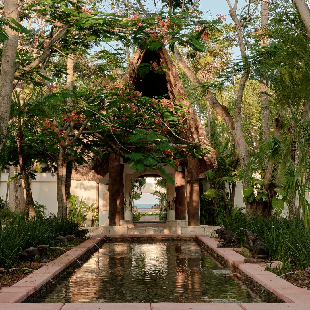 Fonte Ranas com vista através do lobby, no Hotel Maroma, no México – Foto: William Jess Laird / Belmond
