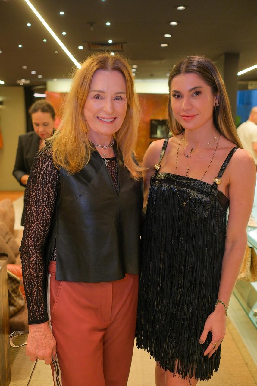 Sandra Demoner e Rafaella Saar