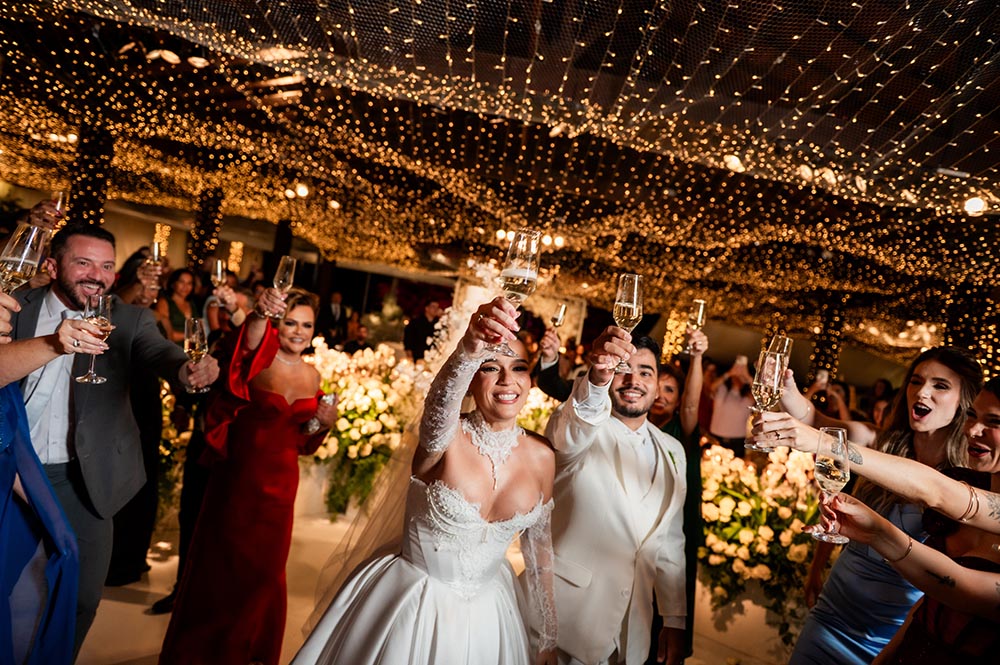 Izabelle Brandão e Guilherme Ribeiro receberam na última sexta-feira, 400 convidados em super Wedding!