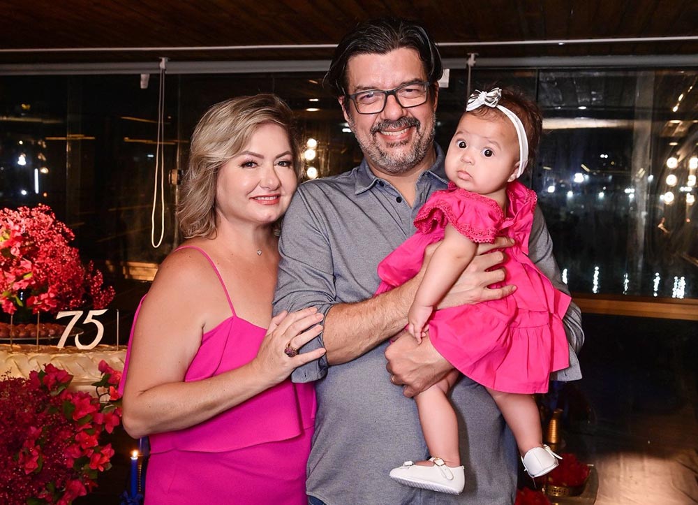 Maria Cecília e Gustavo Prates com a filha Maria Antonella
