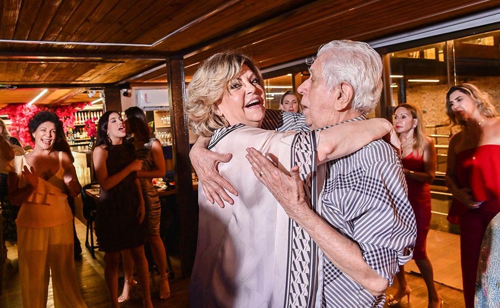 Carmen e MP na pista de dança