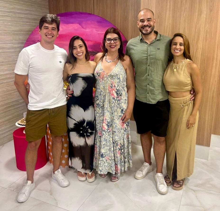 Bruno Poubel, Paula Maioli, Lúcia Poubel, Bernardo Poubel e Carol Raidan