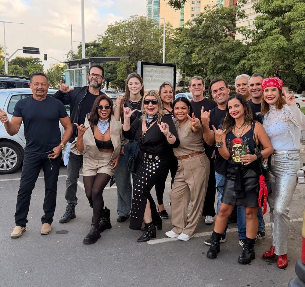 Turma do Lounge de Fernanda Prates, na ida para o show