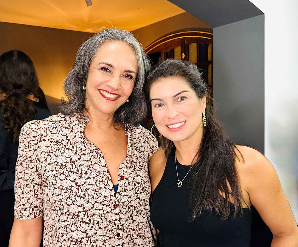 As psicanalistas Bartyra Ribeiro de Castro e Mariana Weigert Azevedo no lançamento do livro Escutem os Autistas!, na Clínica Via Régia.