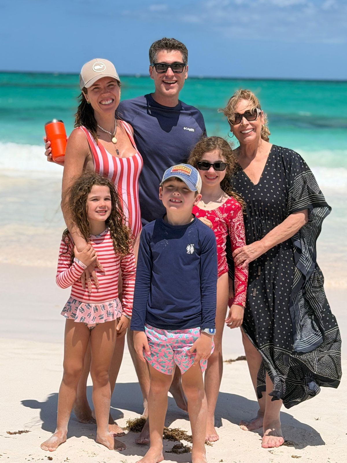 Enza e Ricardo Abelha com os filhos Rafaella, Enrico e Antonella e vovó Sônia Abelha