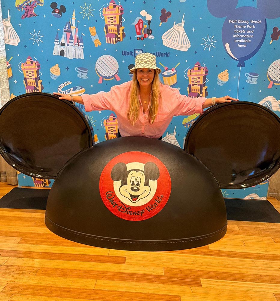 Kezya Carvalho curtindo a Disney em Los Angeles onde mora há quase 10 anos!