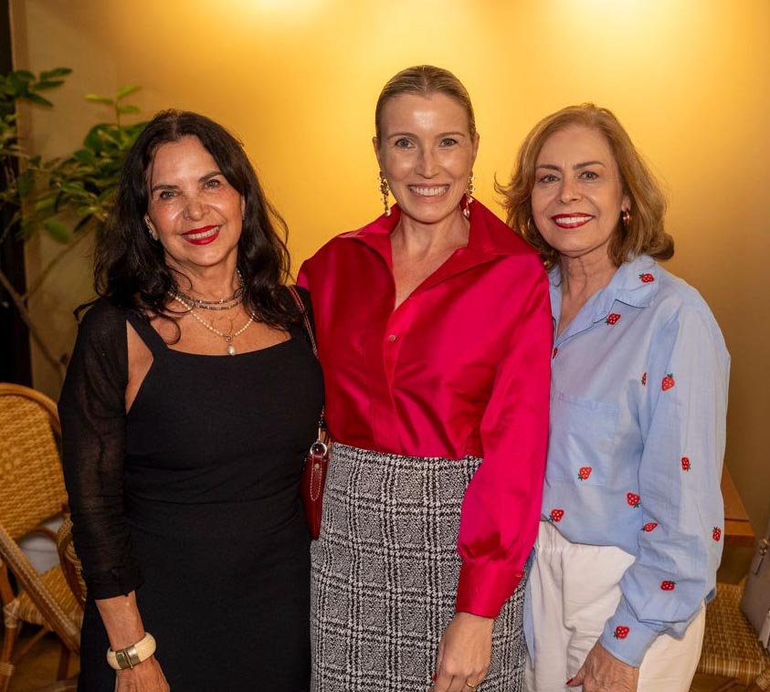 Cris e Sônia Abelha com Alda Libardi