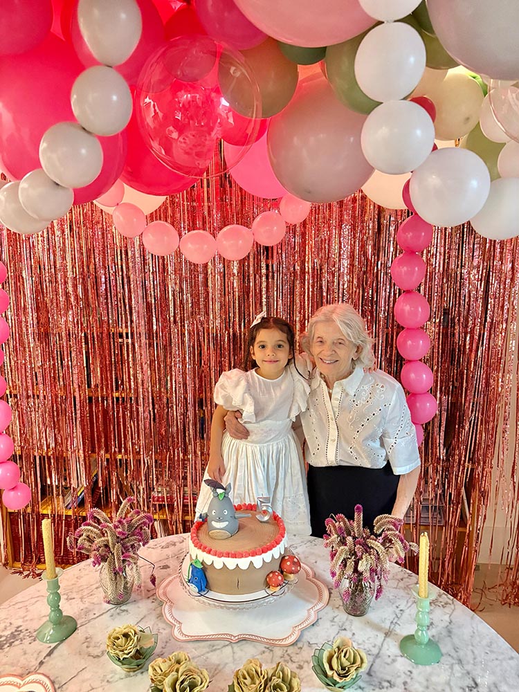 Estela com a bisa Ruthinha Romanelli