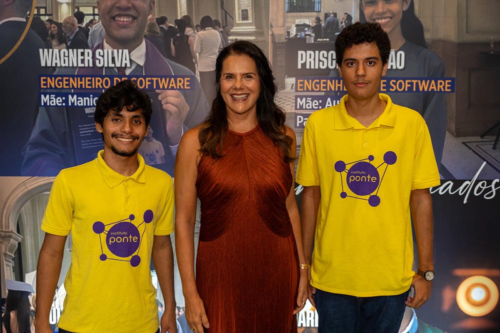 Vania Goulart e alunos do IP
