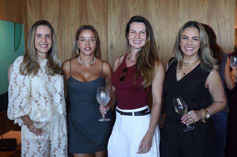 Roberta Cavalcanti, Carla Kuster, Marselle Dettogni, Chris Oliveira