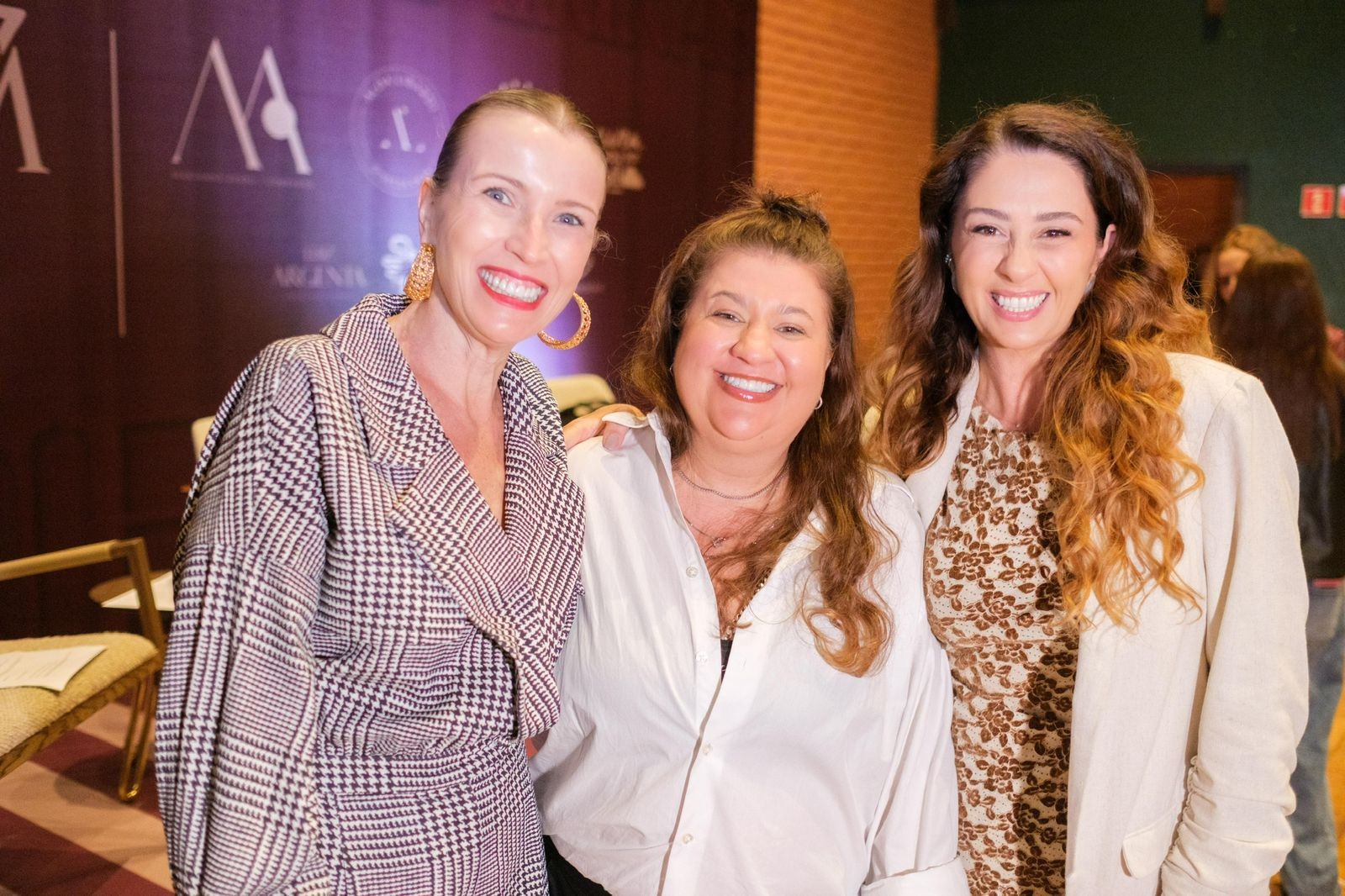 Larissa Tantan, parceira do projeto, com Alda e Marianne