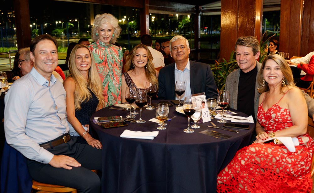 Jantar beneficente no Iate Clube