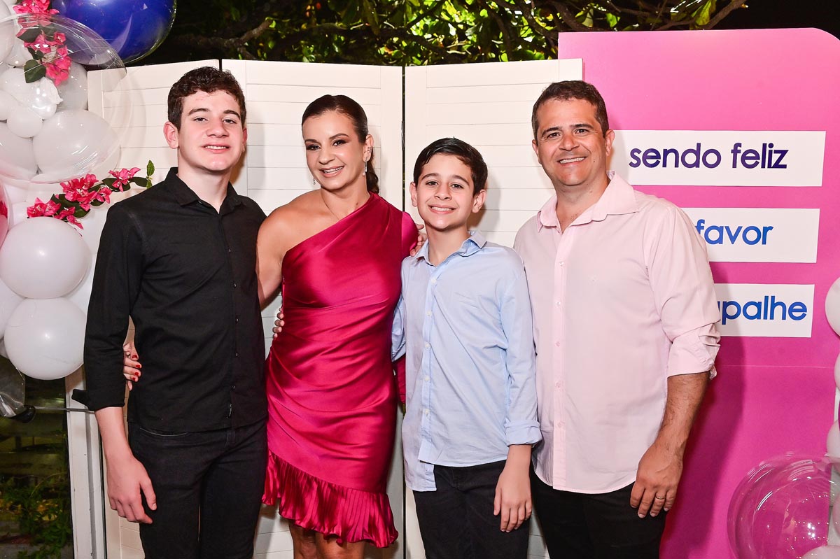 A cardiologista Tatiane Emerich comemora aniversário no Barlavento!