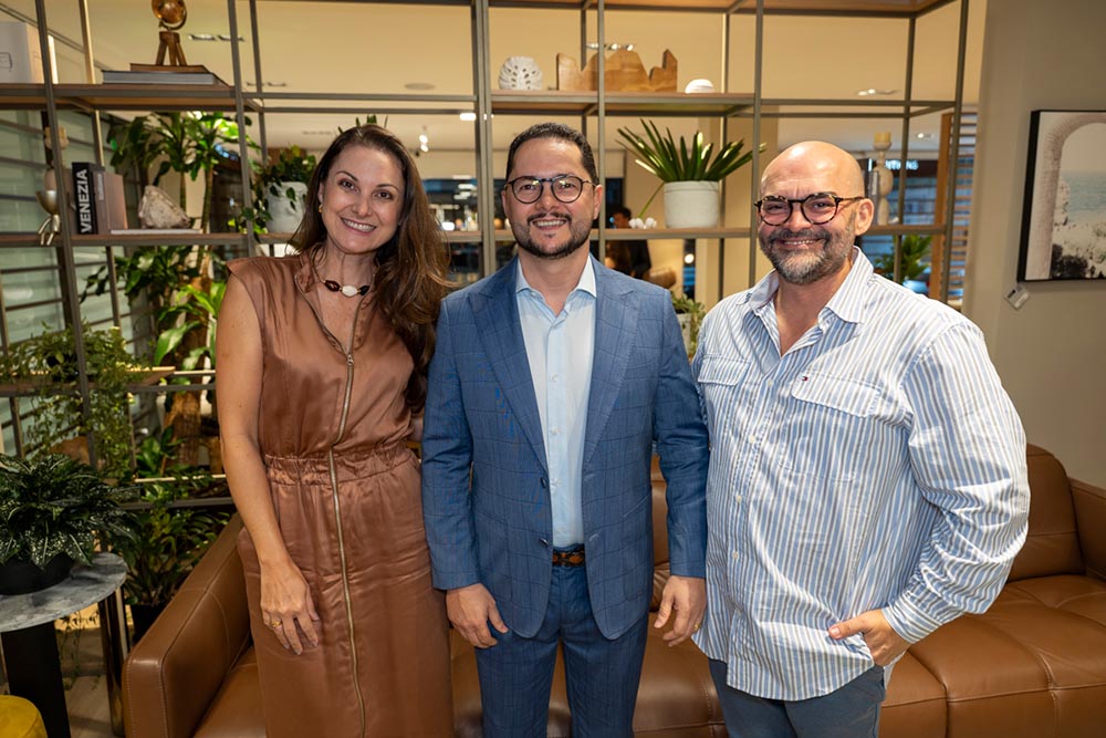 Cristina Marinato, Robson Arruda, Helio Honorato