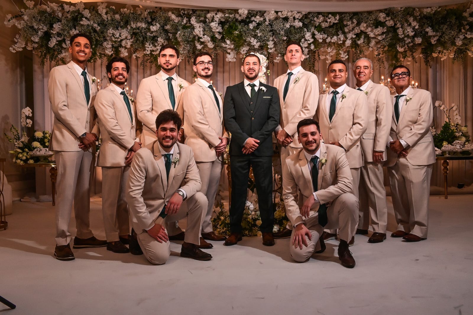 Noivo e padrinhos