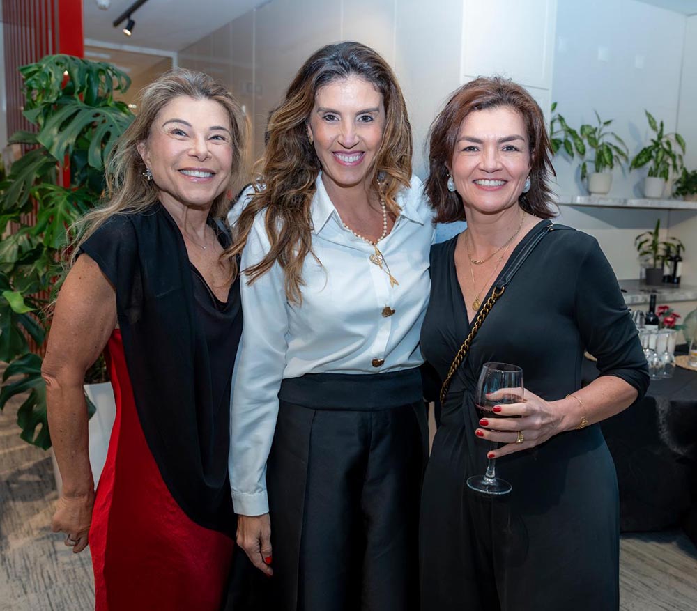 Shany Perim , Lara Brotas e Silvia Macedo