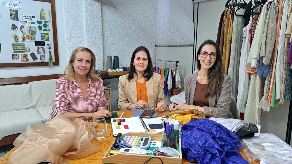 Ana Vitorino, Nazaré Comerio e Bia Comerio. Reunião para os últimos detalhes para o ES Fashion