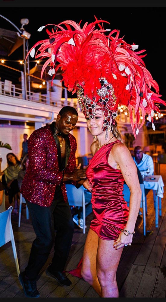 Suellen dando show de samba
