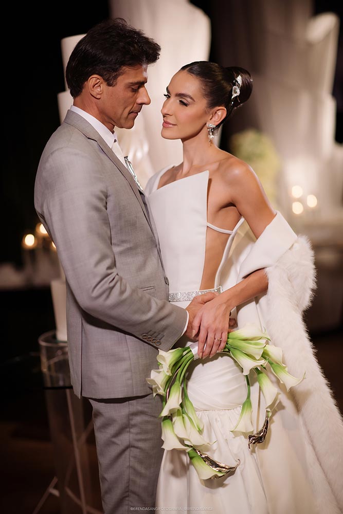 Franco e Carolina na recepção de seu casamento